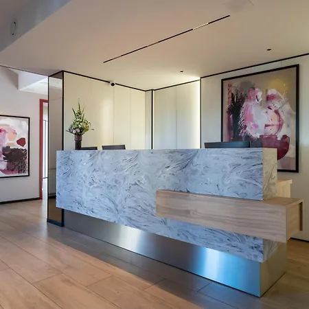 מלון Antares גדינייה