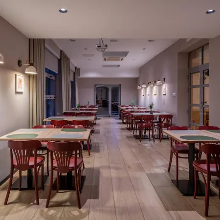 Antares 3* גדינייה