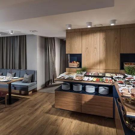 Antares גדינייה